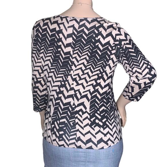 Dana Buchman Blouse 3/4 Sleeve Size XL Distorted Chevron Black and Tan Print - Picture 4 of 5